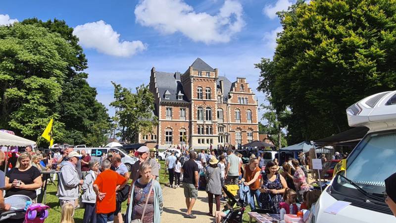 Sfeerbeeld - Reuze Rommelmarkt met Boeken-, Vinyl- en CD‑Beurs in Humelgem 